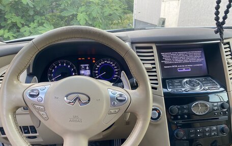 Infiniti QX70, 2017 год, 2 500 000 рублей, 11 фотография