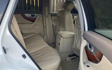 Infiniti QX70, 2017 год, 2 500 000 рублей, 10 фотография