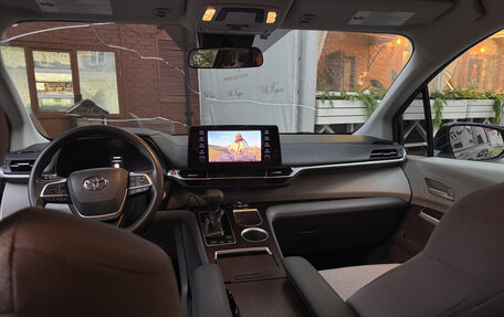 Toyota Sienna, 2020 год, 3 449 000 рублей, 24 фотография