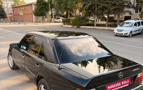 Mercedes-Benz E-Класс, 1992 год, 850 000 рублей, 6 фотография