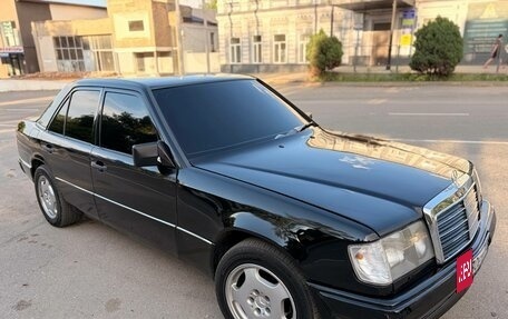Mercedes-Benz E-Класс, 1992 год, 850 000 рублей, 2 фотография