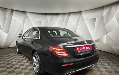 Mercedes-Benz E-Класс, 2019 год, 3 331 000 рублей, 4 фотография