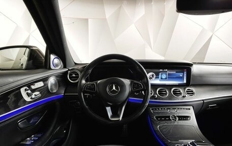Mercedes-Benz E-Класс, 2017 год, 2 899 000 рублей, 19 фотография