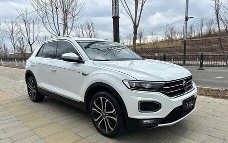 Volkswagen T-Roc I, 2022 год, 1 679 000 рублей, 3 фотография