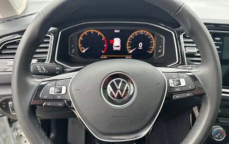 Volkswagen T-Roc I, 2022 год, 1 679 000 рублей, 10 фотография