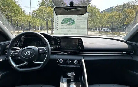 Hyundai Elantra, 2023 год, 1 222 000 рублей, 12 фотография