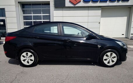 Hyundai Solaris II рестайлинг, 2015 год, 1 050 000 рублей, 4 фотография