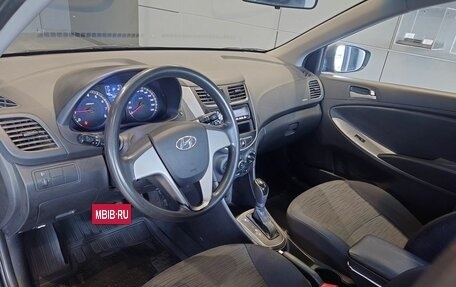 Hyundai Solaris II рестайлинг, 2015 год, 1 050 000 рублей, 10 фотография