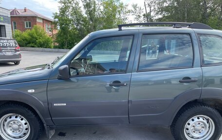 Chevrolet Niva I рестайлинг, 2017 год, 730 000 рублей, 4 фотография