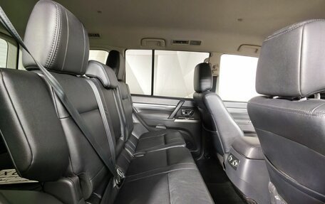 Mitsubishi Pajero IV, 2013 год, 2 235 000 рублей, 16 фотография