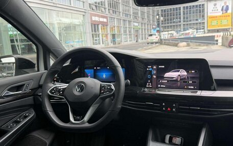 Volkswagen Golf VIII, 2023 год, 1 760 999 рублей, 11 фотография