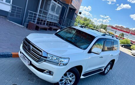 Toyota Land Cruiser 200, 2017 год, 7 570 000 рублей, 7 фотография