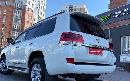 Toyota Land Cruiser 200, 2017 год, 7 570 000 рублей, 13 фотография