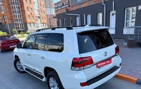 Toyota Land Cruiser 200, 2017 год, 7 570 000 рублей, 11 фотография