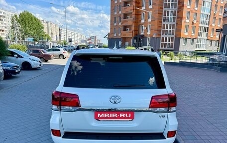 Toyota Land Cruiser 200, 2017 год, 7 570 000 рублей, 14 фотография