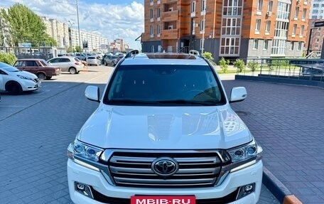 Toyota Land Cruiser 200, 2017 год, 7 570 000 рублей, 4 фотография