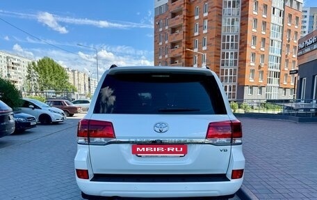 Toyota Land Cruiser 200, 2017 год, 7 570 000 рублей, 15 фотография