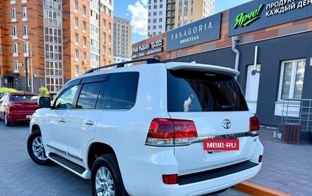 Toyota Land Cruiser 200, 2017 год, 7 570 000 рублей, 12 фотография