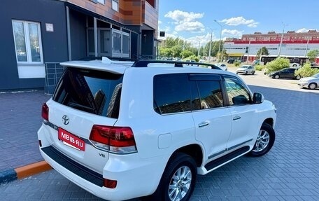 Toyota Land Cruiser 200, 2017 год, 7 570 000 рублей, 17 фотография