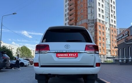 Toyota Land Cruiser 200, 2017 год, 7 570 000 рублей, 16 фотография