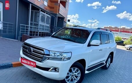 Toyota Land Cruiser 200, 2017 год, 7 570 000 рублей, 8 фотография