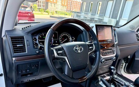 Toyota Land Cruiser 200, 2017 год, 7 570 000 рублей, 28 фотография
