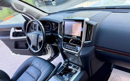 Toyota Land Cruiser 200, 2017 год, 7 570 000 рублей, 37 фотография