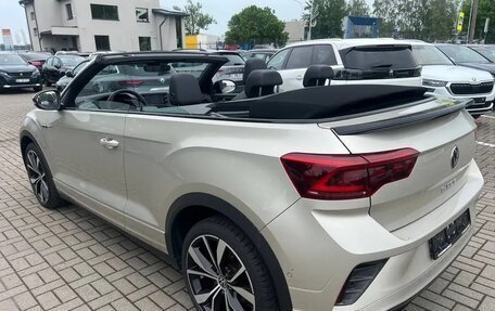 Volkswagen T-Roc I, 2023 год, 2 742 000 рублей, 3 фотография