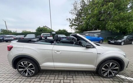 Volkswagen T-Roc I, 2023 год, 2 742 000 рублей, 5 фотография