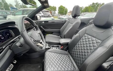 Volkswagen T-Roc I, 2023 год, 2 742 000 рублей, 6 фотография