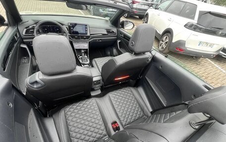 Volkswagen T-Roc I, 2023 год, 2 742 000 рублей, 9 фотография