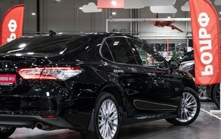 Toyota Camry, 2021 год, 3 150 000 рублей, 10 фотография