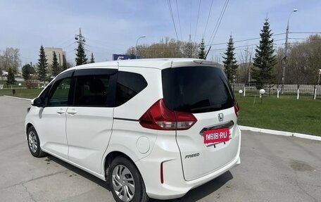 Honda Freed II, 2017 год, 1 394 000 рублей, 4 фотография