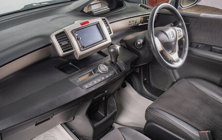 Honda Freed I, 2012 год, 949 000 рублей, 17 фотография