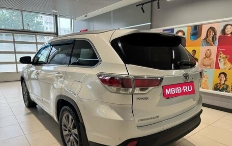 Toyota Highlander III, 2014 год, 2 549 000 рублей, 4 фотография