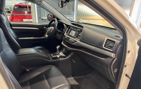 Toyota Highlander III, 2014 год, 2 549 000 рублей, 22 фотография
