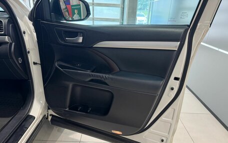 Toyota Highlander III, 2014 год, 2 549 000 рублей, 21 фотография