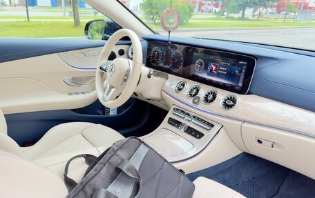 Mercedes-Benz E-Класс, 2019 год, 4 200 000 рублей, 8 фотография