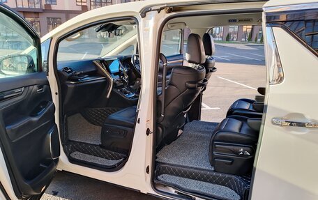 Toyota Alphard III, 2018 год, 4 200 000 рублей, 25 фотография