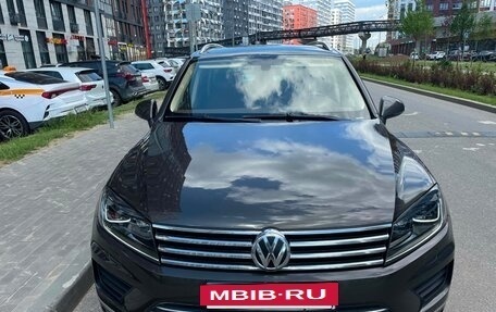 Volkswagen Touareg III, 2015 год, 2 100 000 рублей, 2 фотография