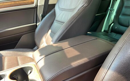 Volkswagen Touareg III, 2015 год, 2 100 000 рублей, 21 фотография