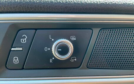 Volkswagen Touareg III, 2015 год, 2 100 000 рублей, 16 фотография
