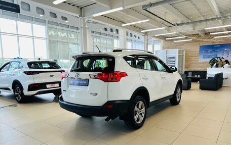 Toyota RAV4, 2015 год, 2 599 900 рублей, 6 фотография