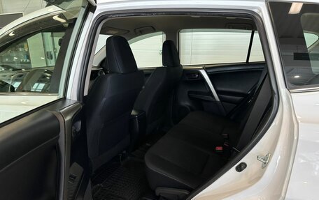 Toyota RAV4, 2015 год, 2 599 900 рублей, 18 фотография