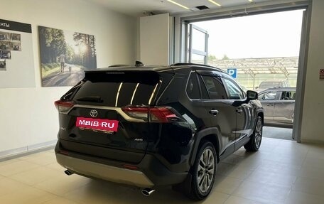 Toyota RAV4, 2021 год, 3 790 000 рублей, 4 фотография