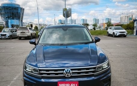 Volkswagen Tiguan II, 2019 год, 2 150 000 рублей, 2 фотография