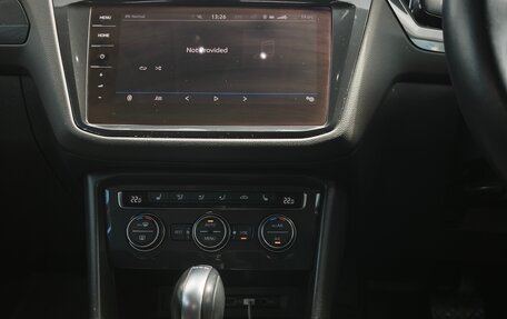Volkswagen Tiguan II, 2019 год, 2 150 000 рублей, 21 фотография