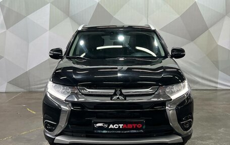 Mitsubishi Outlander III рестайлинг 3, 2018 год, 1 490 000 рублей, 2 фотография