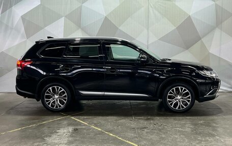 Mitsubishi Outlander III рестайлинг 3, 2018 год, 1 490 000 рублей, 7 фотография