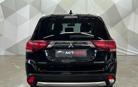 Mitsubishi Outlander III рестайлинг 3, 2018 год, 1 490 000 рублей, 5 фотография